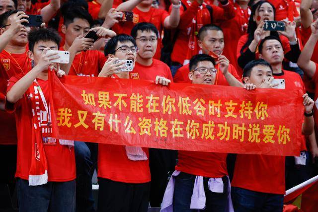52岁董卿再遇困境，出路受阻